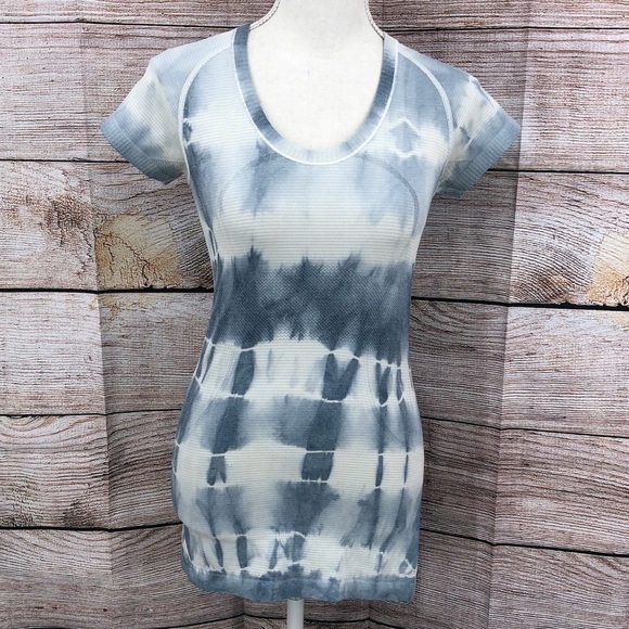 Lululemon Swiftly Tech Blue Tie Dye Short Sleeve T Shirt Size 6 - Picture 1 of 9